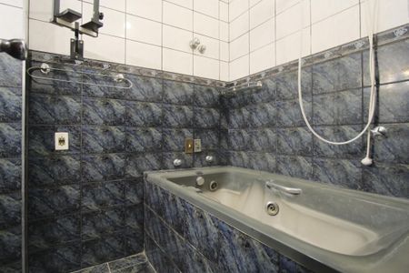 Casa à venda com 137m², 3 quartos e 2 vagasBanheiro