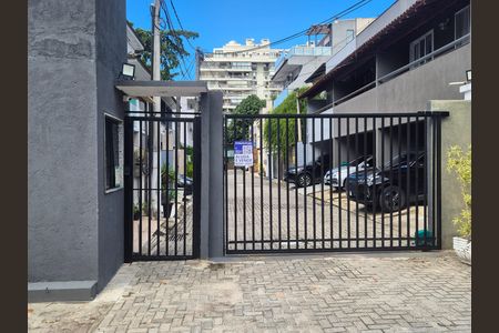 Casa de condomínio para alugar com 100m², 2 quartos e sem vaga Casa de condomínio para alugar com 100m², 2 quartos e sem vagaPlaca