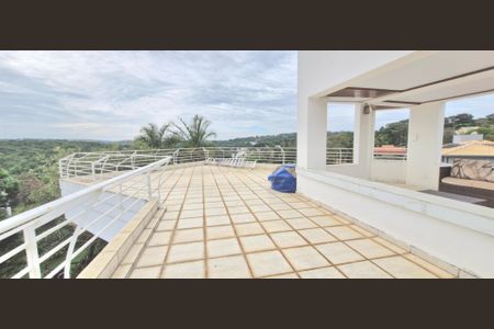 Casa de condomínio para alugar com 1040m², 4 quartos e 5 vagasTerraço