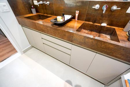 Apartamento à venda com 151m², 4 quartos e 3 vagasBanheiro da Suíte 2