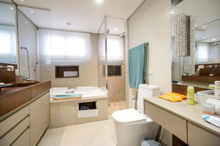 Apartamento à venda com 151m², 4 quartos e 3 vagasBanheiro da Suíte 2