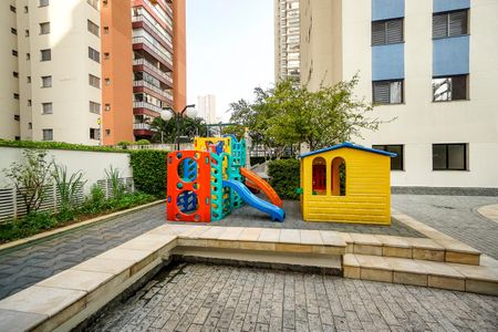 Apartamento à venda com 151m², 4 quartos e 3 vagasÁrea comum - Playground