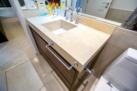 Apartamento à venda com 151m², 4 quartos e 3 vagasBanheiro Social