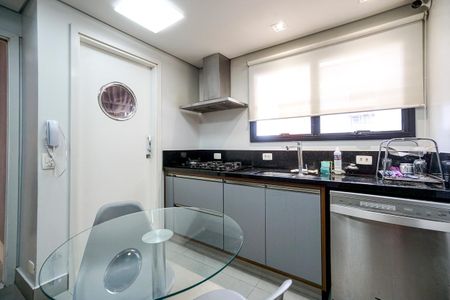 Apartamento à venda com 151m², 4 quartos e 3 vagasCozinha