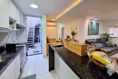 Casa à venda com 105m², 2 quartos e 1 vaga Casa à venda com 105m², 2 quartos e 1 vagaCozinha