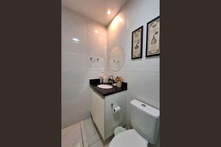 Casa à venda com 105m², 2 quartos e 1 vaga Casa à venda com 105m², 2 quartos e 1 vagaBanheiro Social