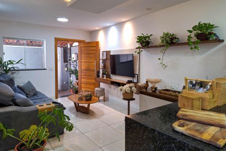 Casa à venda com 105m², 2 quartos e 1 vaga Casa à venda com 105m², 2 quartos e 1 vagaSala