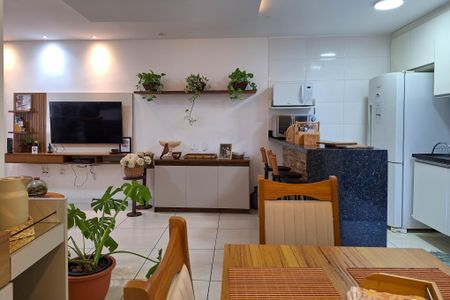 Casa à venda com 105m², 2 quartos e 1 vaga Casa à venda com 105m², 2 quartos e 1 vagaSala