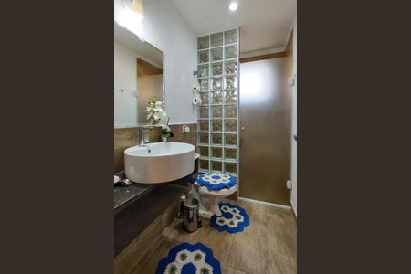 Apartamento para alugar com 106m², 2 quartos e 1 vaga Apartamento para alugar com 106m², 2 quartos e 1 vagaBanheiro