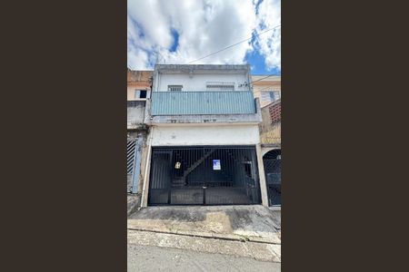 Casa para alugar com 60m², 2 quartos e 1 vagaFachada + Placa
