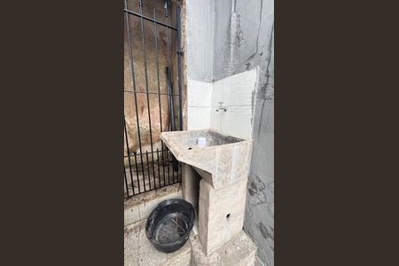 Casa para alugar com 60m², 2 quartos e 1 vagaÁrea de Serviço