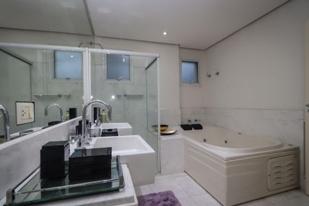 Apartamento para alugar com 136m², 2 quartos e 3 vagasBanheiro da Suite MAster
