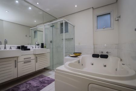 Apartamento para alugar com 136m², 2 quartos e 3 vagasBanheiro da Suite MAster