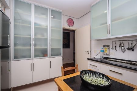 Apartamento para alugar com 136m², 2 quartos e 3 vagasCozinha