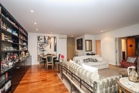 Apartamento para alugar com 136m², 2 quartos e 3 vagasSala