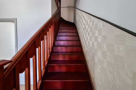 Casa à venda com 100m², 3 quartos e 1 vagaEscada