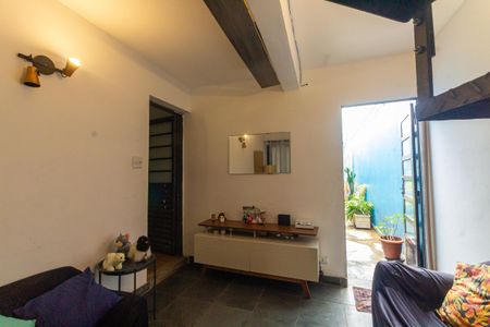 Casa à venda com 196m², 4 quartos e 2 vagasSala