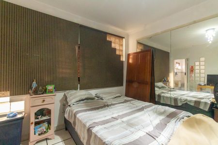 Casa à venda com 196m², 4 quartos e 2 vagasSuíte 2