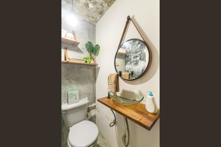 Casa à venda com 196m², 4 quartos e 2 vagasLavabo