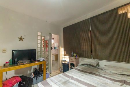Casa à venda com 196m², 4 quartos e 2 vagasSuíte 2