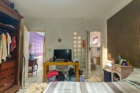 Casa à venda com 196m², 4 quartos e 2 vagasSuíte 2