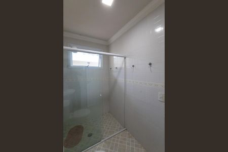 Casa à venda com 900m², 8 quartos e 6 vagas Casa à venda com 900m², 8 quartos e 6 vagasBanheiro de Serviço 4