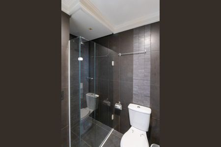 Casa à venda com 900m², 8 quartos e 6 vagas Casa à venda com 900m², 8 quartos e 6 vagasBanheiro de Serviço 1