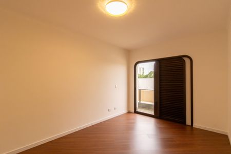 Apartamento à venda com 220m², 4 quartos e 3 vagas Apartamento à venda com 220m², 4 quartos e 3 vagasSuíte 1