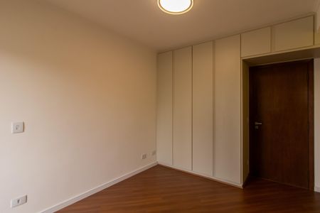 Apartamento à venda com 220m², 4 quartos e 3 vagas Apartamento à venda com 220m², 4 quartos e 3 vagasSuíte 2