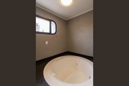 Apartamento à venda com 220m², 4 quartos e 3 vagas Apartamento à venda com 220m², 4 quartos e 3 vagasBanheiro Suíte 1