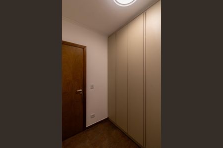 Apartamento à venda com 220m², 4 quartos e 3 vagas Apartamento à venda com 220m², 4 quartos e 3 vagasQuarto de Serviço