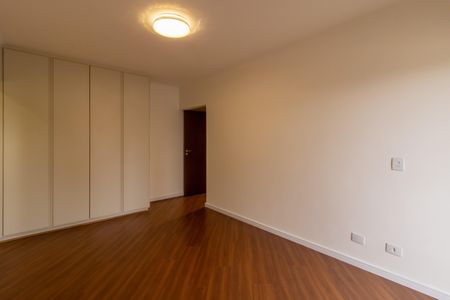 Apartamento à venda com 220m², 4 quartos e 3 vagas Apartamento à venda com 220m², 4 quartos e 3 vagasSuíte 1