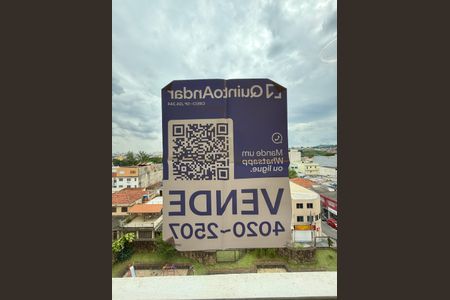 Apartamento à venda com 220m², 4 quartos e 3 vagas Apartamento à venda com 220m², 4 quartos e 3 vagasPlaca