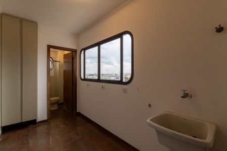 Apartamento à venda com 220m², 4 quartos e 3 vagas Apartamento à venda com 220m², 4 quartos e 3 vagasÁrea de Serviço