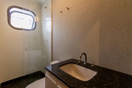 Apartamento à venda com 220m², 4 quartos e 3 vagas Apartamento à venda com 220m², 4 quartos e 3 vagasBanheiro Suíte 3