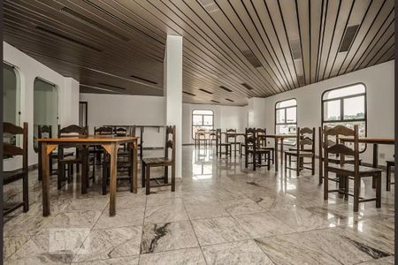 Apartamento à venda com 220m², 4 quartos e 3 vagas Apartamento à venda com 220m², 4 quartos e 3 vagasArea Comum - Salão de Festas