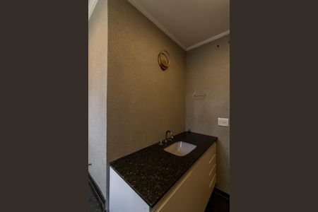 Apartamento à venda com 220m², 4 quartos e 3 vagas Apartamento à venda com 220m², 4 quartos e 3 vagasBanheiro Suíte 1