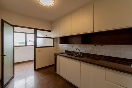 Apartamento à venda com 220m², 4 quartos e 3 vagas Apartamento à venda com 220m², 4 quartos e 3 vagasCozinha