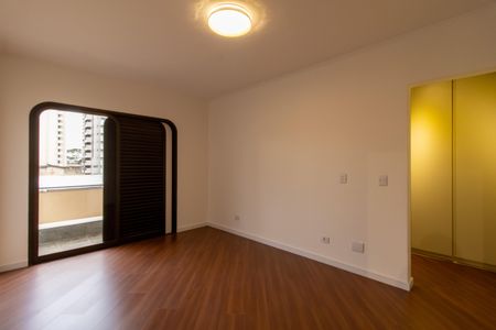 Apartamento à venda com 220m², 4 quartos e 3 vagas Apartamento à venda com 220m², 4 quartos e 3 vagasSuíte 1