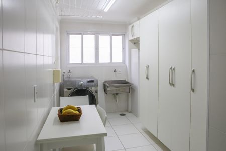 Apartamento à venda com 110m², 3 quartos e 1 vagaÁrea de Serviço
