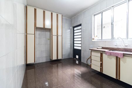 Casa à venda com 130m², 3 quartos e 2 vagas Casa à venda com 130m², 3 quartos e 2 vagasCozinha