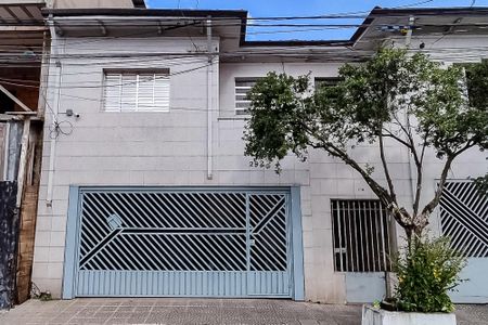 Casa à venda com 130m², 3 quartos e 2 vagas Casa à venda com 130m², 3 quartos e 2 vagasFachada
