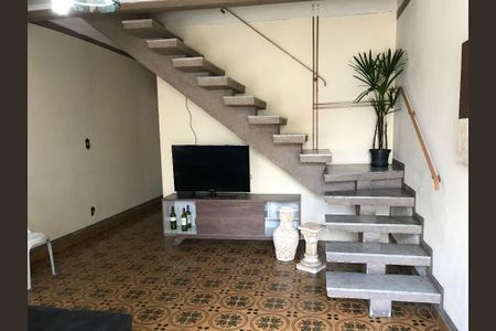 Casa à venda com 169m², 3 quartos e 2 vagas