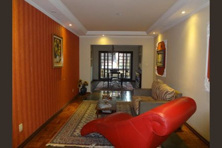 Casa à venda com 271m², 3 quartos e 2 vagas