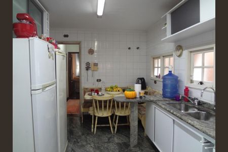 Casa à venda com 271m², 3 quartos e 2 vagas