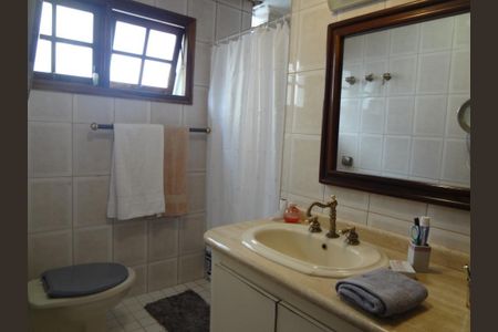 Casa à venda com 271m², 3 quartos e 2 vagas