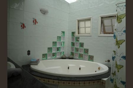 Casa à venda com 271m², 3 quartos e 2 vagas