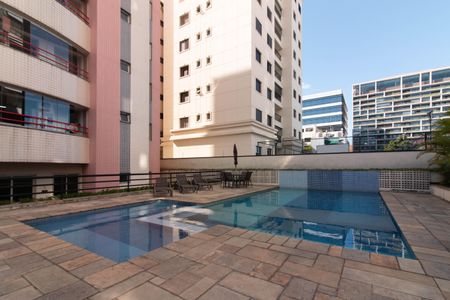 Apartamento à venda com 90m², 2 quartos e 2 vagasÁrea comum - Piscina
