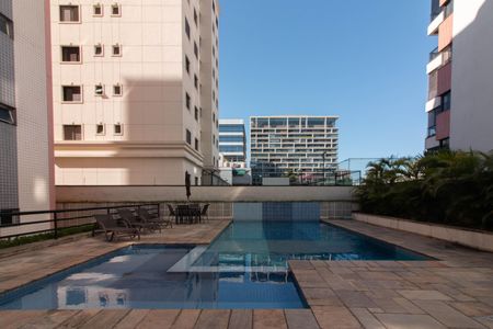 Apartamento à venda com 90m², 2 quartos e 2 vagasÁrea comum - Piscina