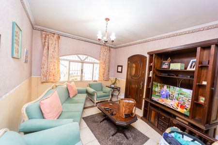 Casa à venda com 175m², 3 quartos e 2 vagas Casa à venda com 175m², 3 quartos e 2 vagasSala